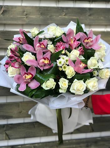 Букет цветов из: Розы и Хризантемы в Шимске